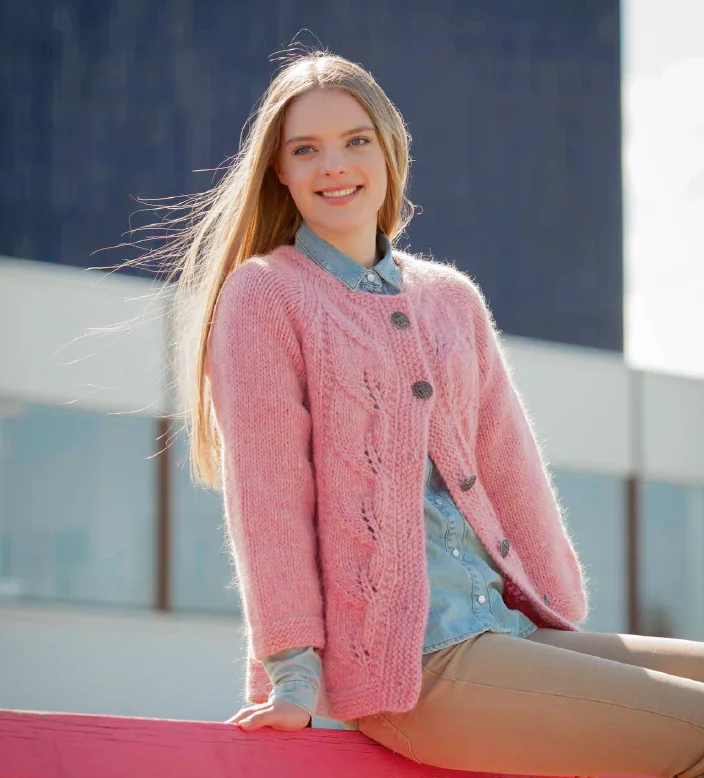 Minimalism Laufey - Women wool cardigan knitting kit